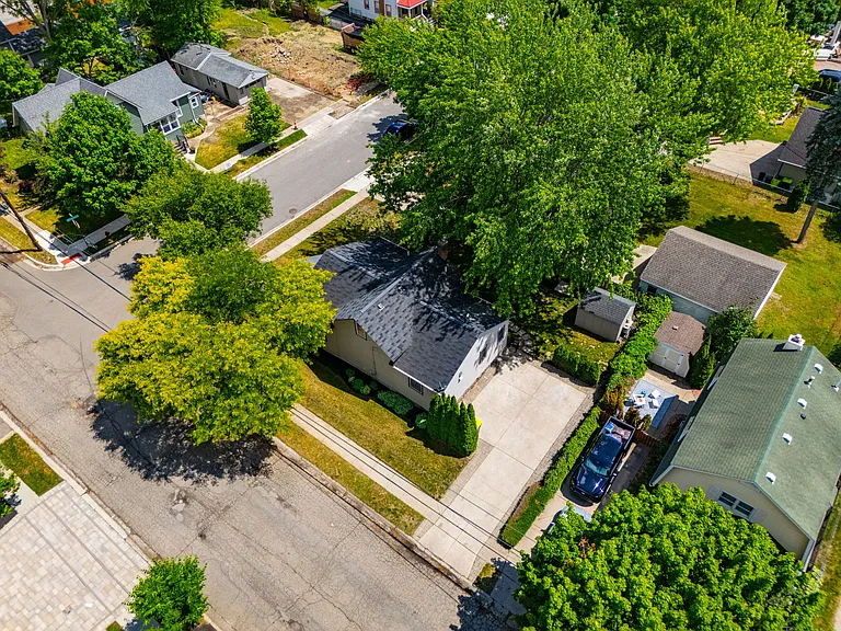 302 Yerkes St — Photo 48