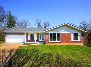 12762 Coachlight Square Dr, Florissant, MO 63033
