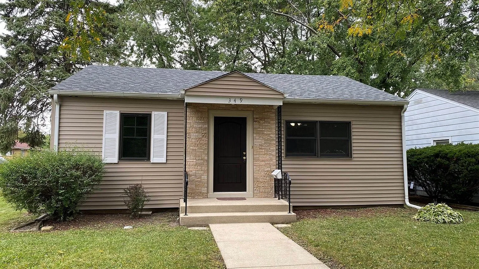 349 Park Dr photo 1