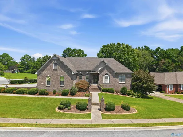 22191 Diamond Pointe Dr, Athens, AL 35613