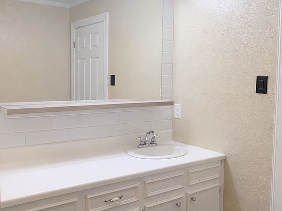 5th image of 124 Pierce Dr