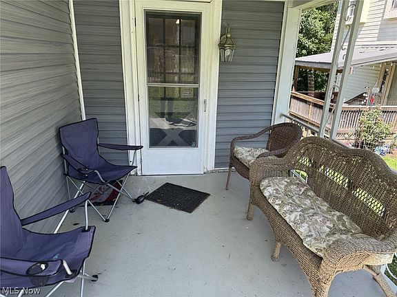 5th image of 306 Walnut St
