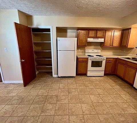 4th image of 3327 Wood Valley Ct