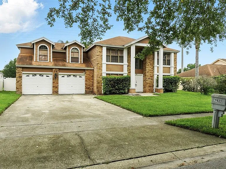 7925 Tumblestone Dr — Photo 3