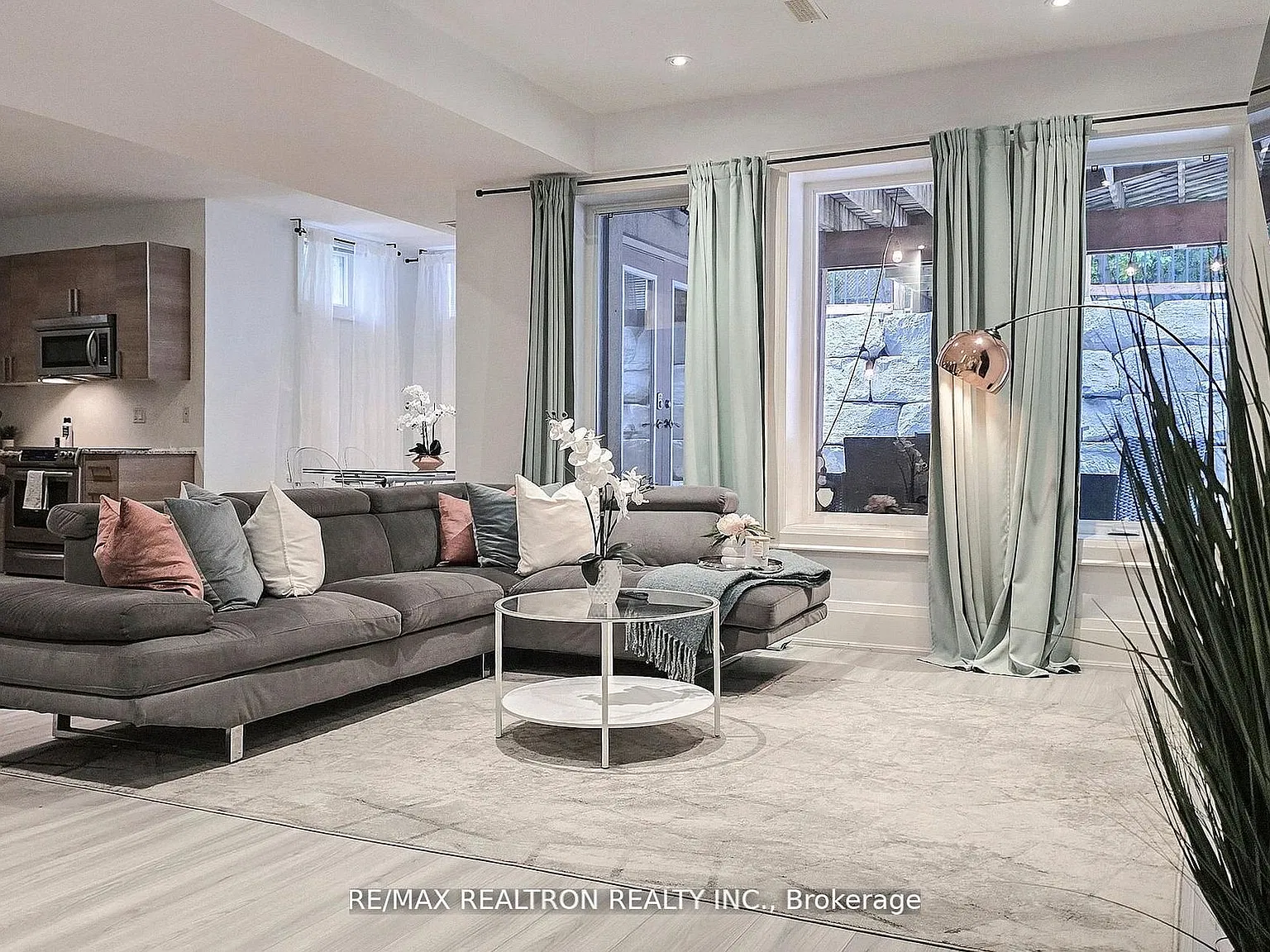 2 bed, $4,000 — Photo 4