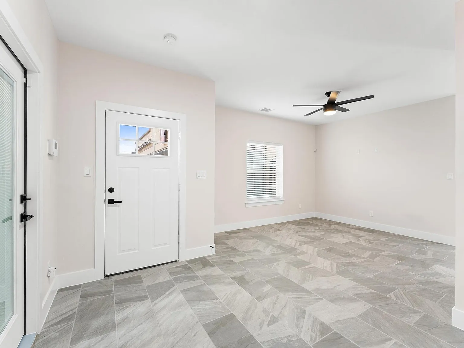 4 bed, 3.5 bath, 3149 sqft, $3,000 — Photo 3