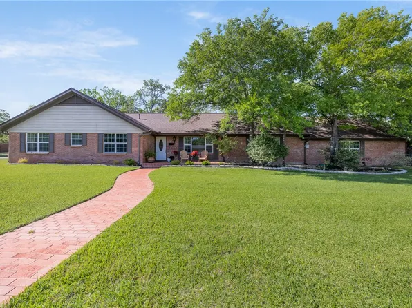 800 Esther Blvd, Bryan, TX 77802