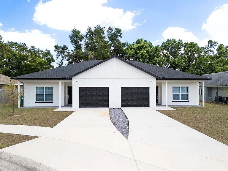 210 Parrotte Ct — Photo 1