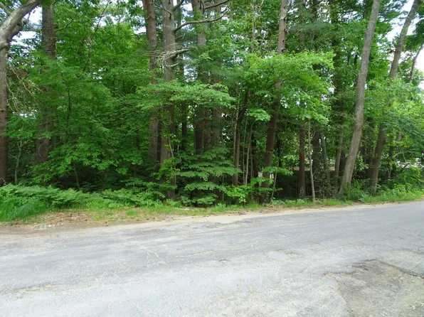 20 13th Ave, Halifax, MA 02338