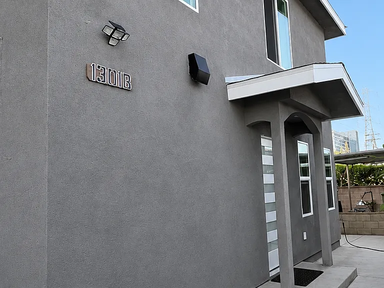 1301 W Laster Ave — Photo 4