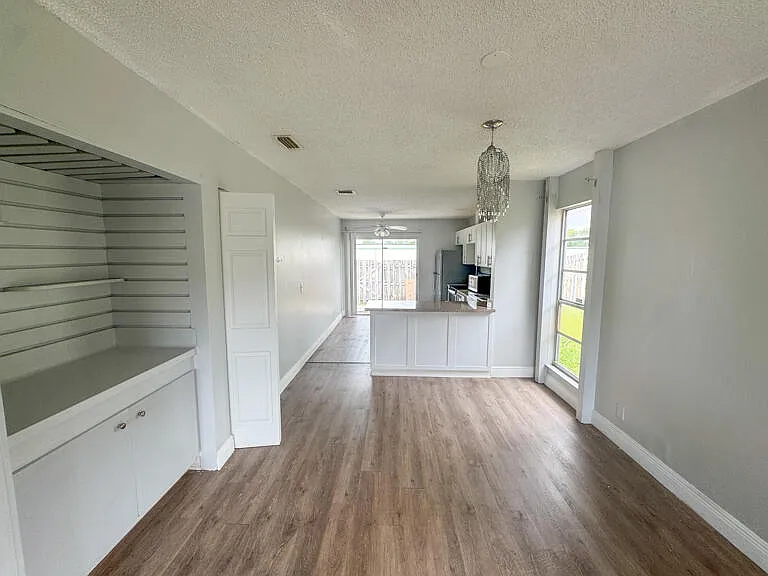4852 Orleans Ct #D — Photo 7