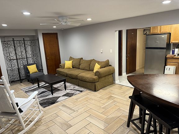 5th image of 101 Marion Ave #3