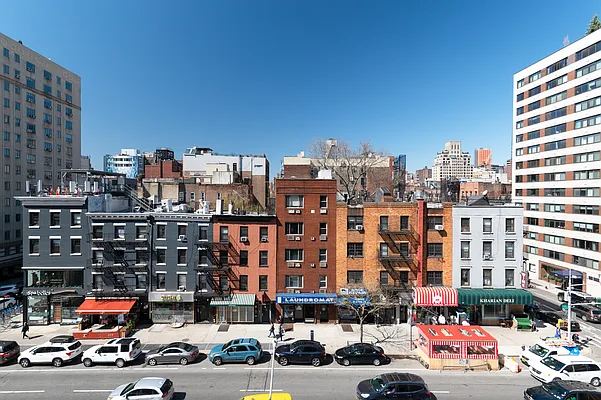 Sold by Compass | media 7