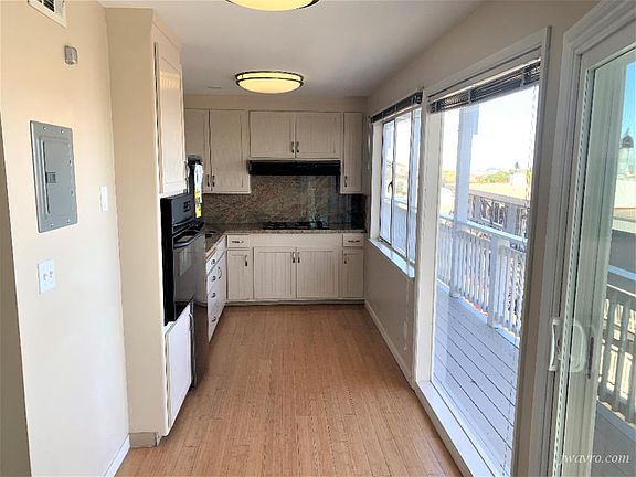 4th image of 725 Corbett Ave APT 2