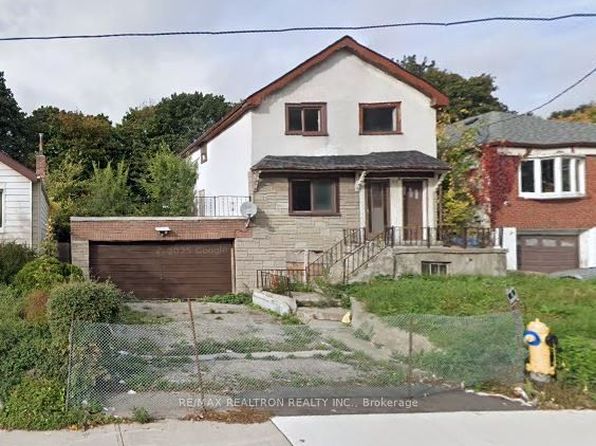 594 Ridelle Ave, Toronto, ON M6B 1K9