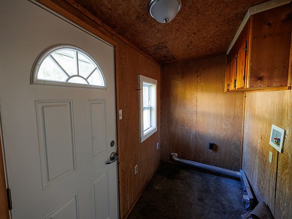 3rd image of 2576 Camp Hydaway Rd