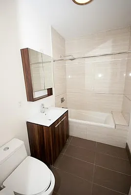 Rented by EXR | media 35