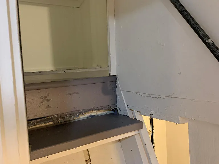 1096 Montgomery Ave — Photo 18