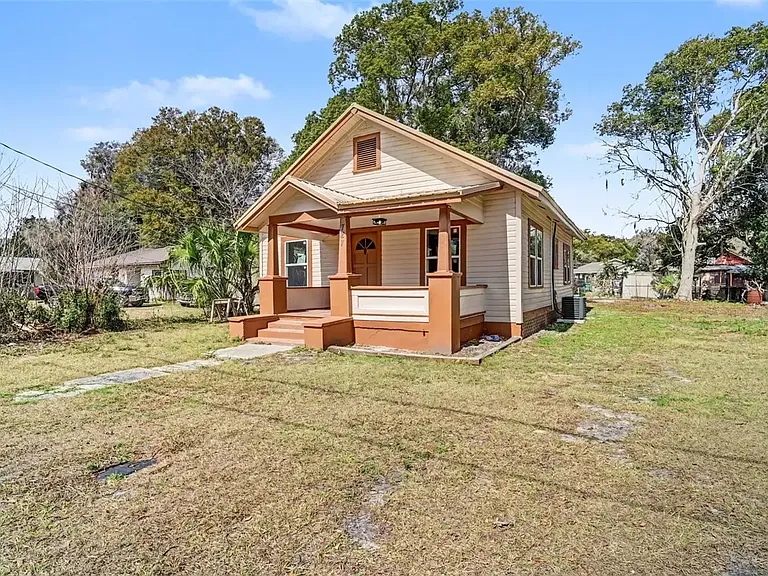 727 Wood St — Photo 3
