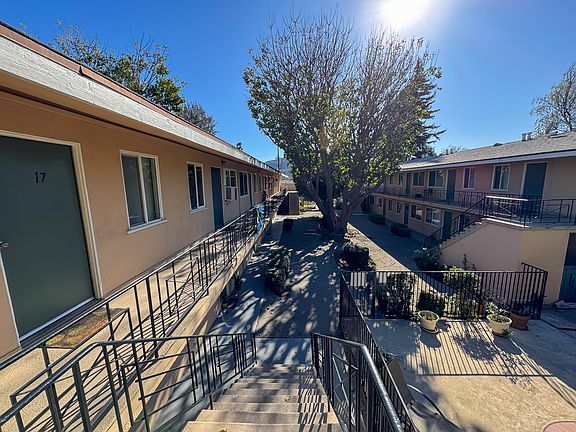 5th image of 10931 Whipple St #8