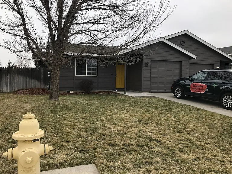 NE 7th St Duplex - 00000-07TH-00 — Photo 1