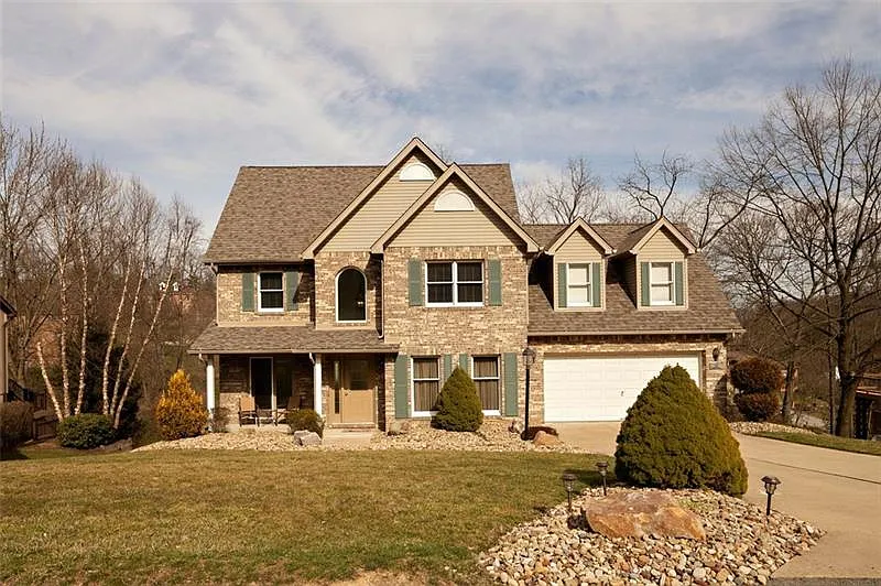 561 Kingfred Dr photo 1
