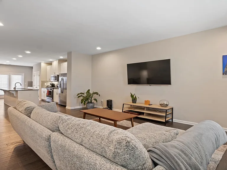 1506 Kee Ct — Photo 7