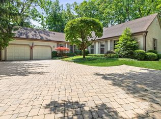 239 Buckminster Ct, Lake Bluff, IL