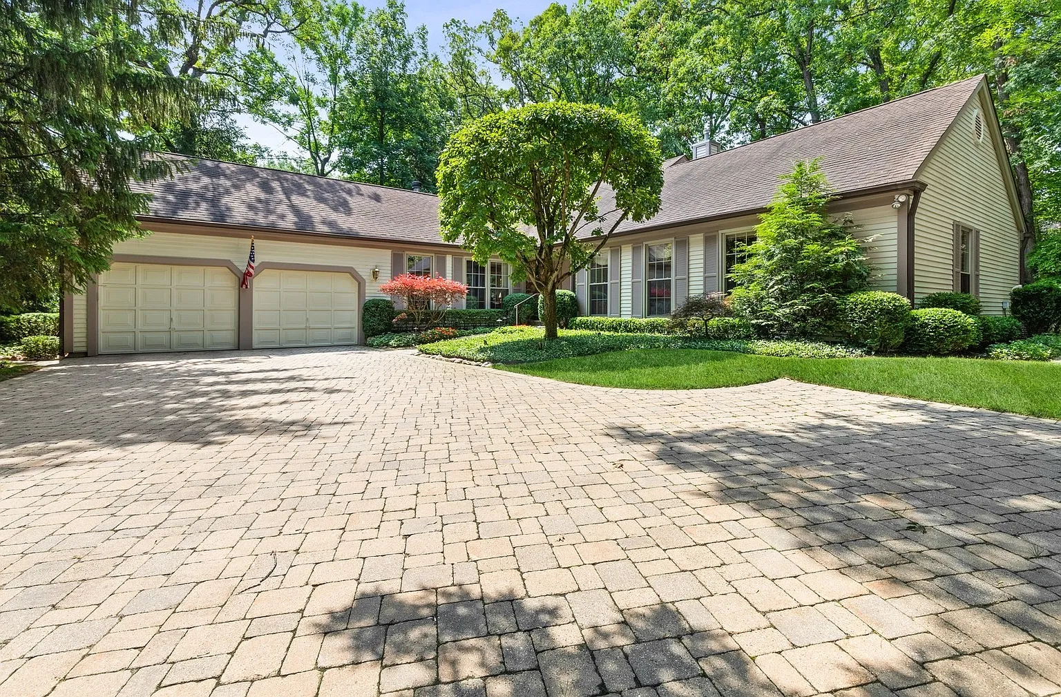 239 Buckminster Ct photo 1