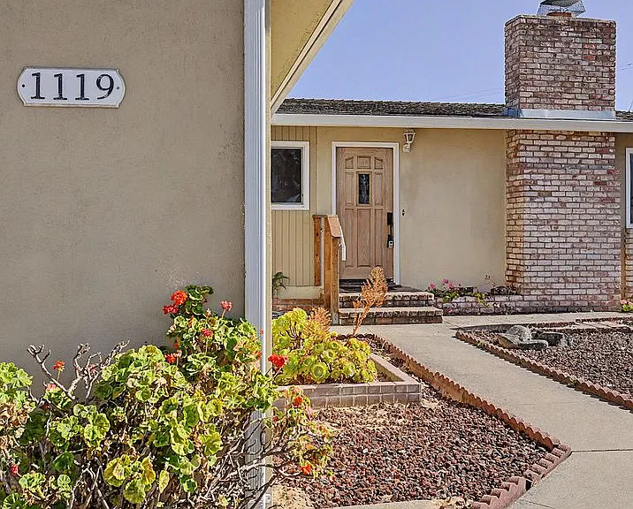 1119 Sunnyhill Ct — Photo 3