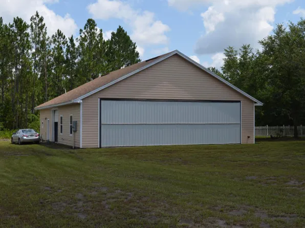 11089 Apache Lane, Glen St Mary, FL 32040
