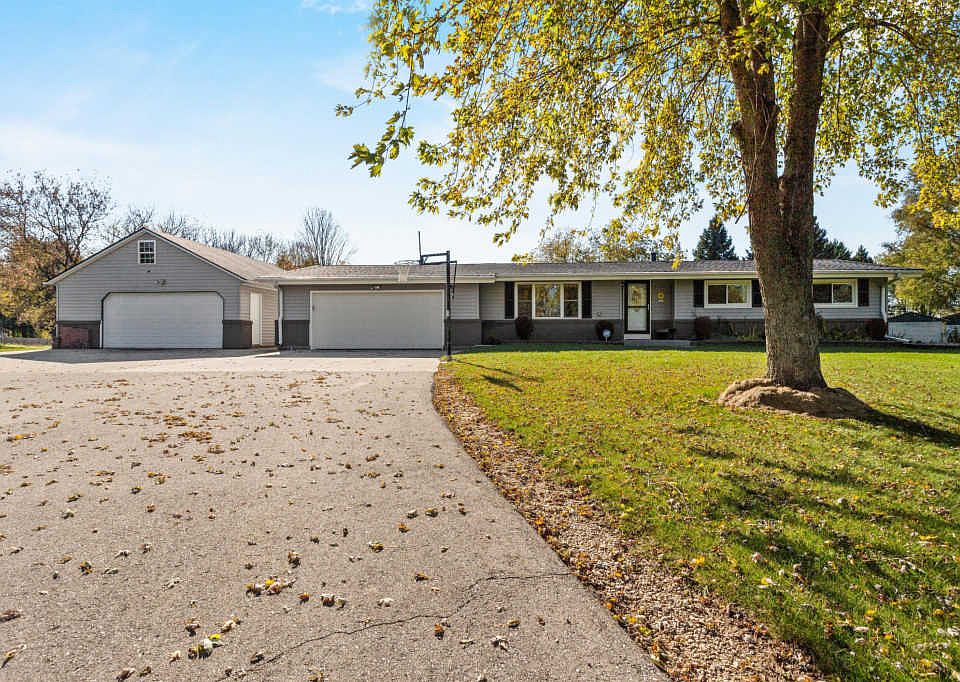 1st image of 2899 Northwoods Dr