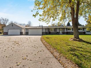 2899 Northwoods Dr, Port Washington, WI 53074