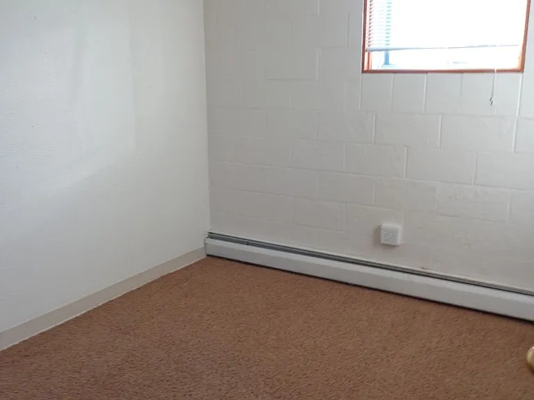 Crestwood Apartments — Photo 32
