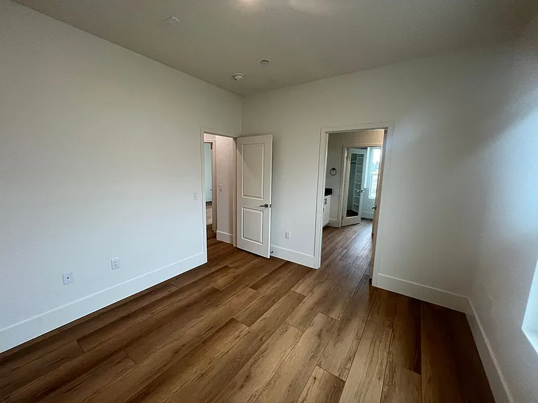 340 Rendar Ln — Photo 11