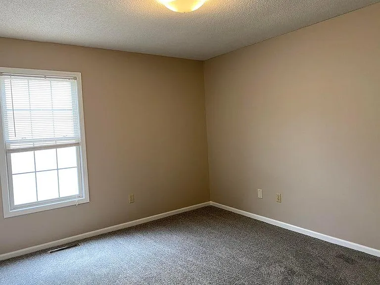 28 N Cedar Lake Dr W — Photo 14
