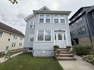 68 Templeton Pkwy, Watertown, MA 02472