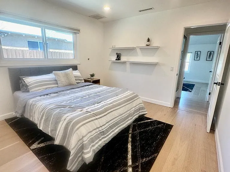 23032 Mariano St — Photo 23