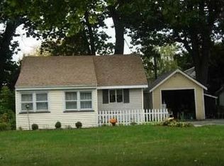 24 McEwen Rd, Rochester, NY 14616