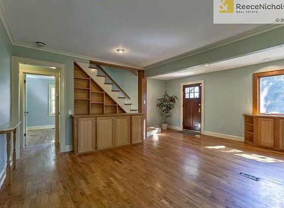 5th image of 8430 Campbell St