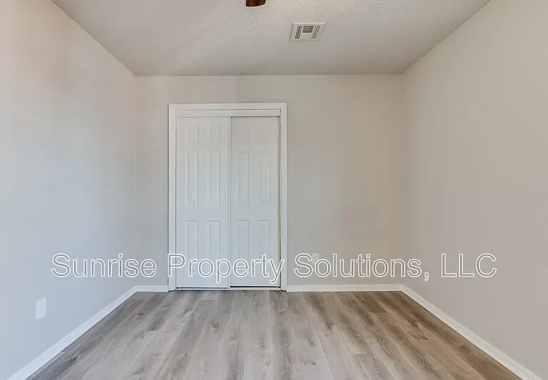 4713 Love Dr — Photo 20