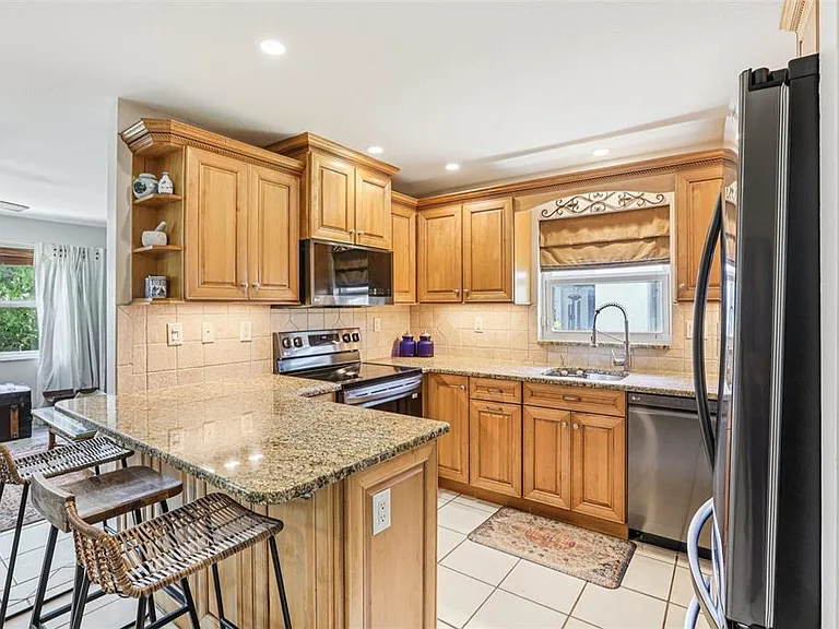 8083 Bayhaven Dr — Photo 13