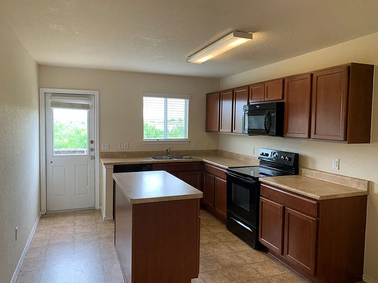 3423 Bisley Pass — Photo 4