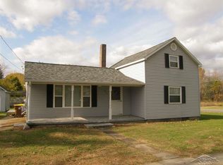 221 N 1st St, Chesaning, MI 48616