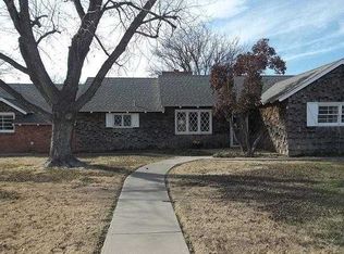 602 SW 10th St, Dimmitt, TX 79027