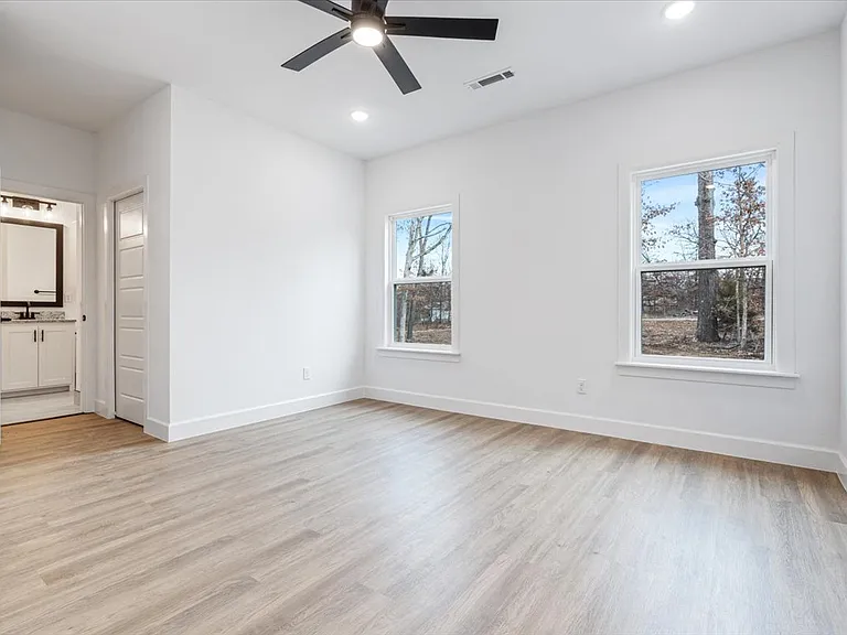 40 Hebrides Dr — Photo 14