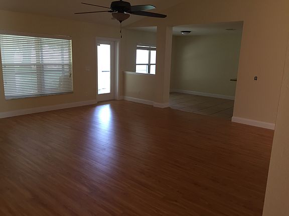 3rd image of 426 Newhearth Cir