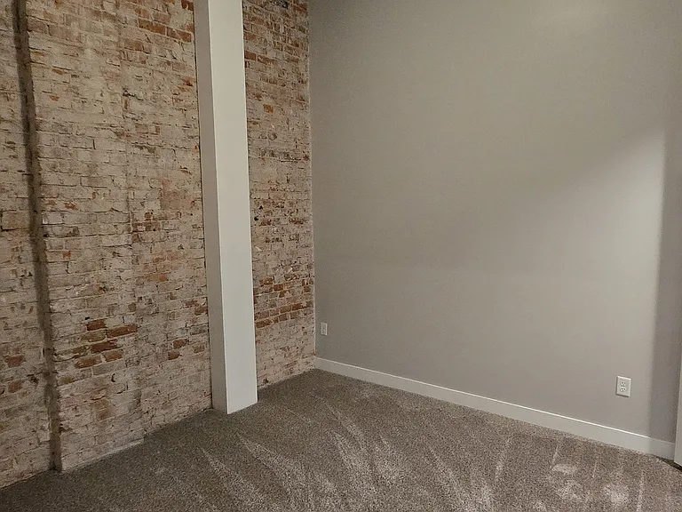 218 N Locust St #204 — Photo 5