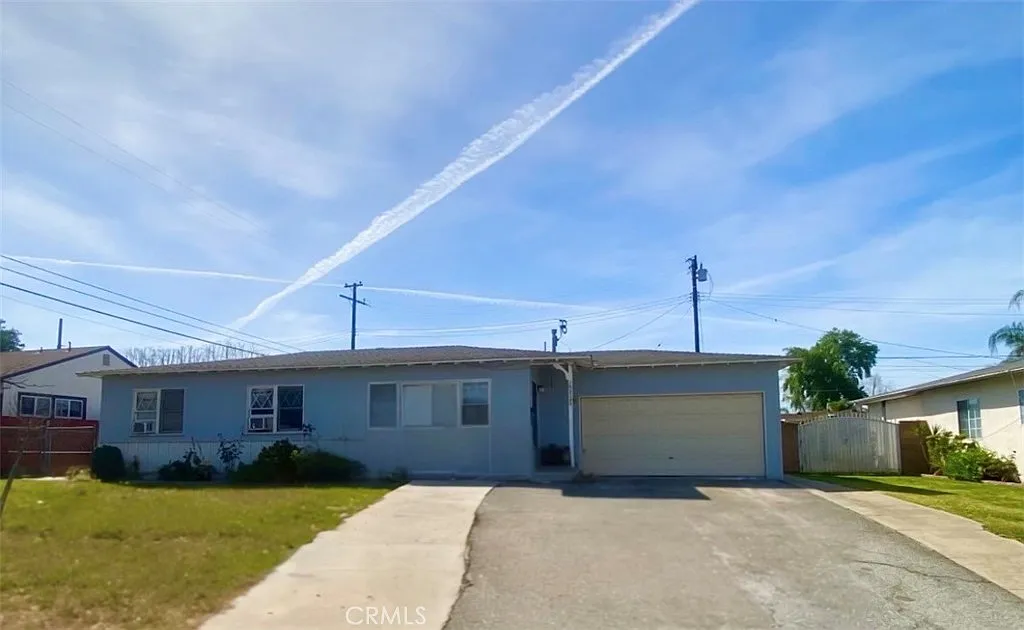 3 bed, 1122 sqft, $3,100 — Photo 1