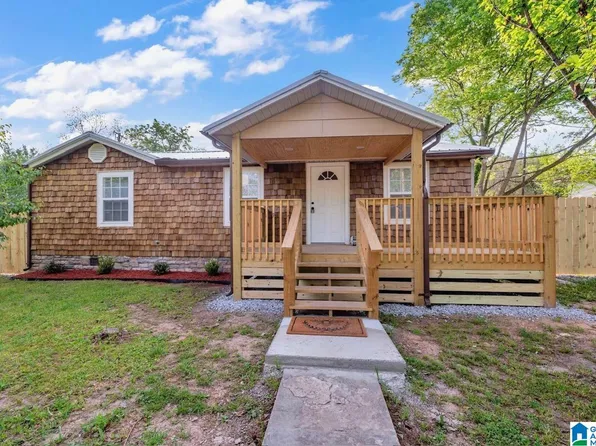 300 6th St, Docena, AL 35060